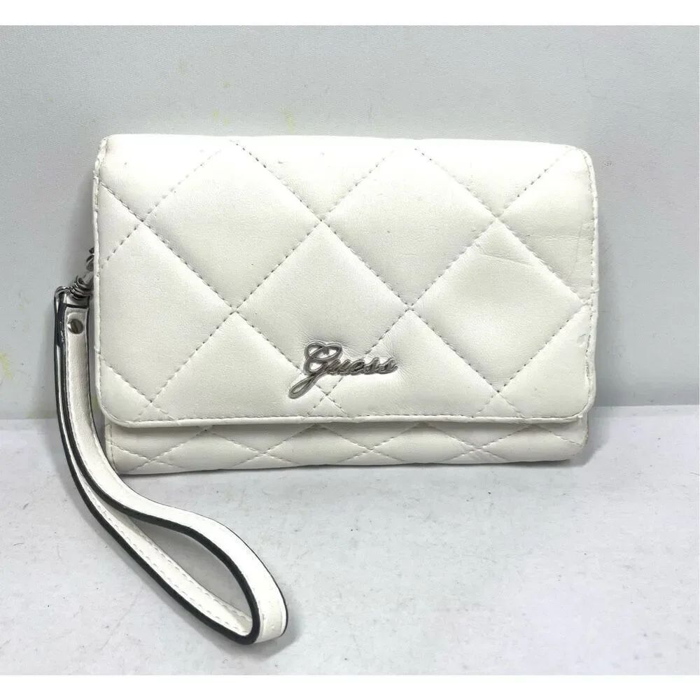Vintage GUESS White Quilted Faux Leather Flap Wristlet Wallet